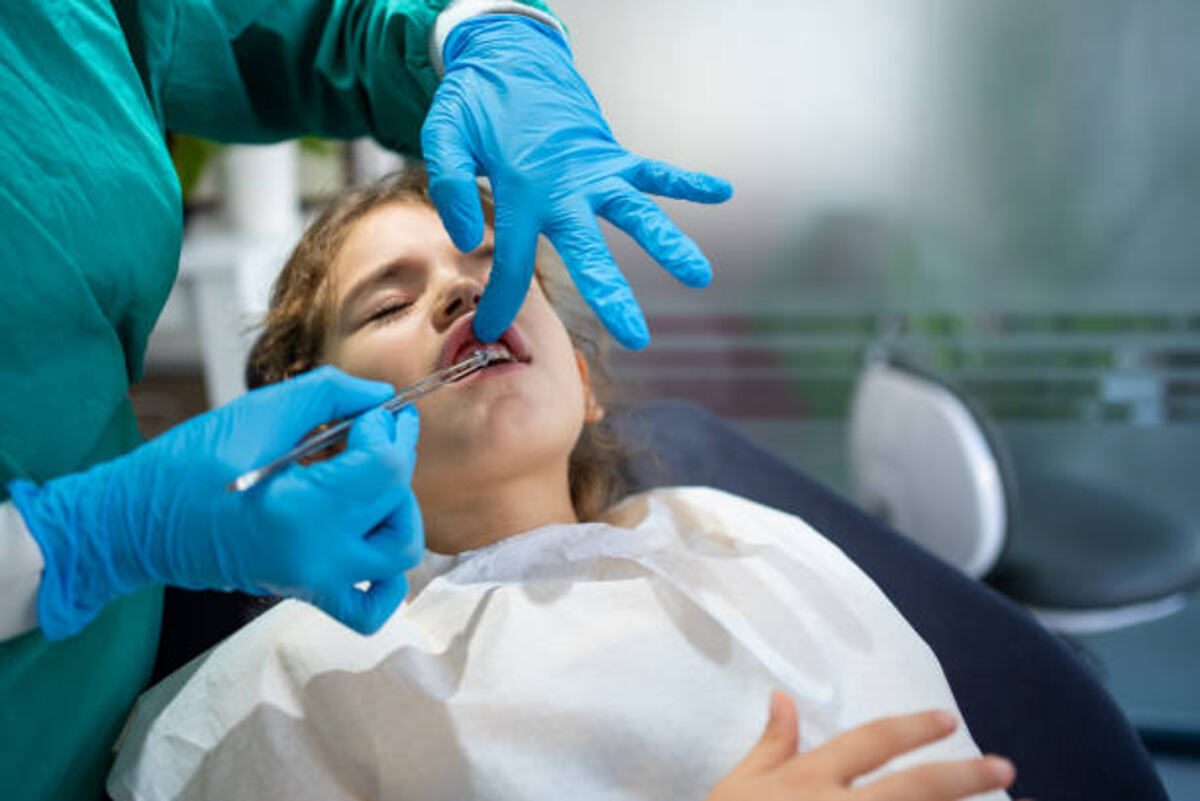 tips to stay calm during dental extractions